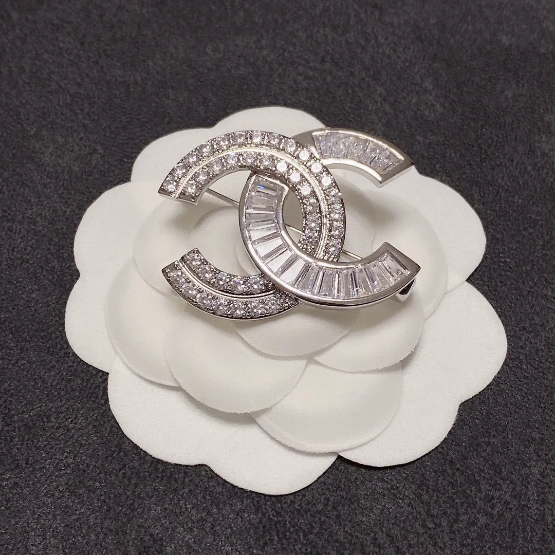 Brooch E7184