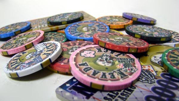 300ct Clay Gaming Chip Set in Carousel A188