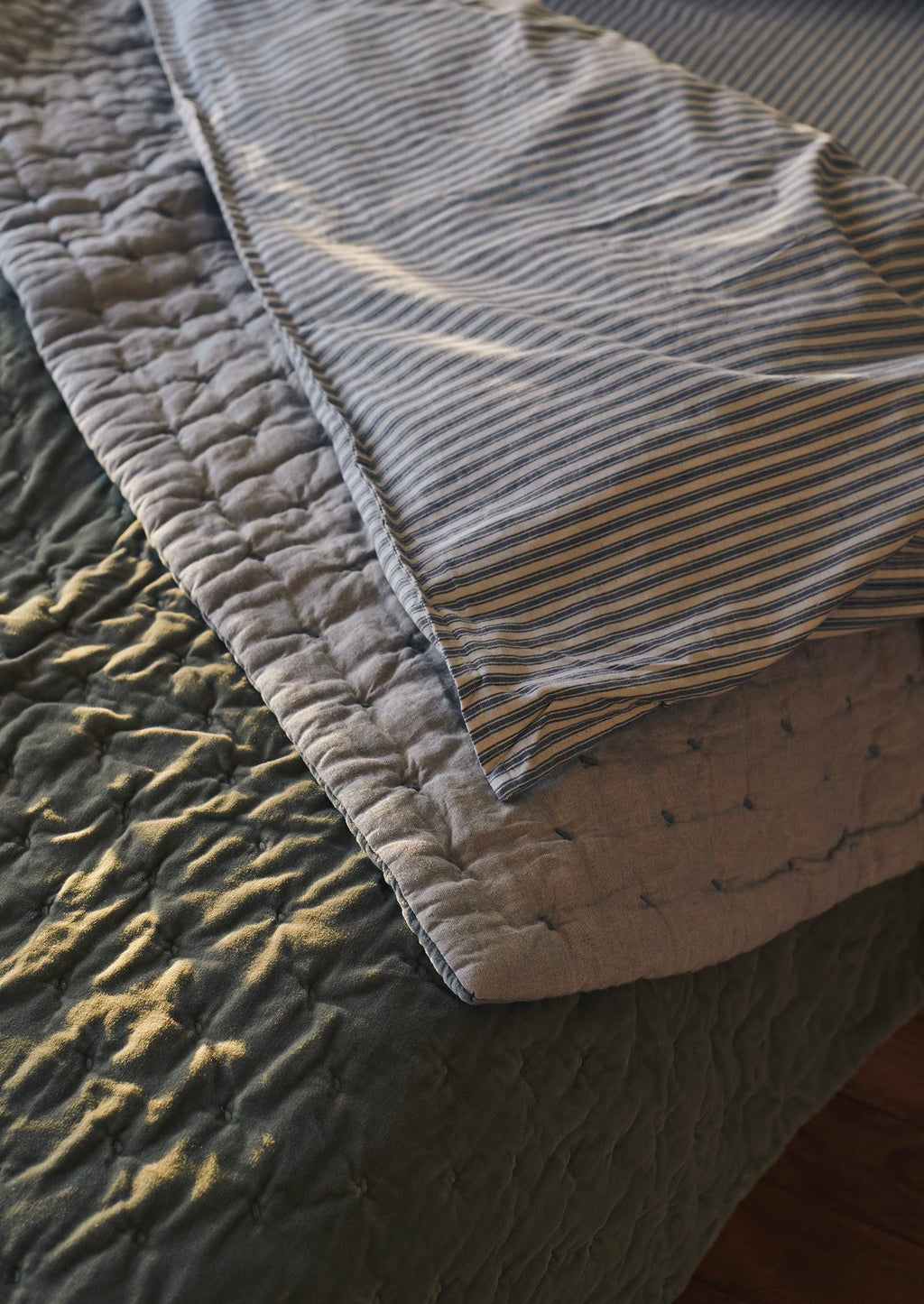Ecru/Graphite Organic Cotton Stripe Duvet Cover N824