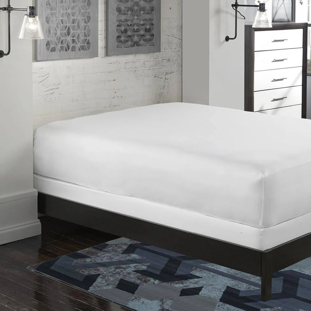 White Mattress Protector E636