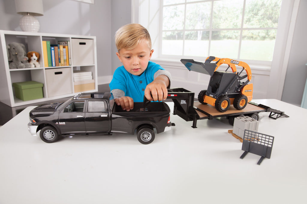 1:16 Scale Ram 3500 with Gooseneck Trailer and Case Construction SV280 Skid Steer Q983