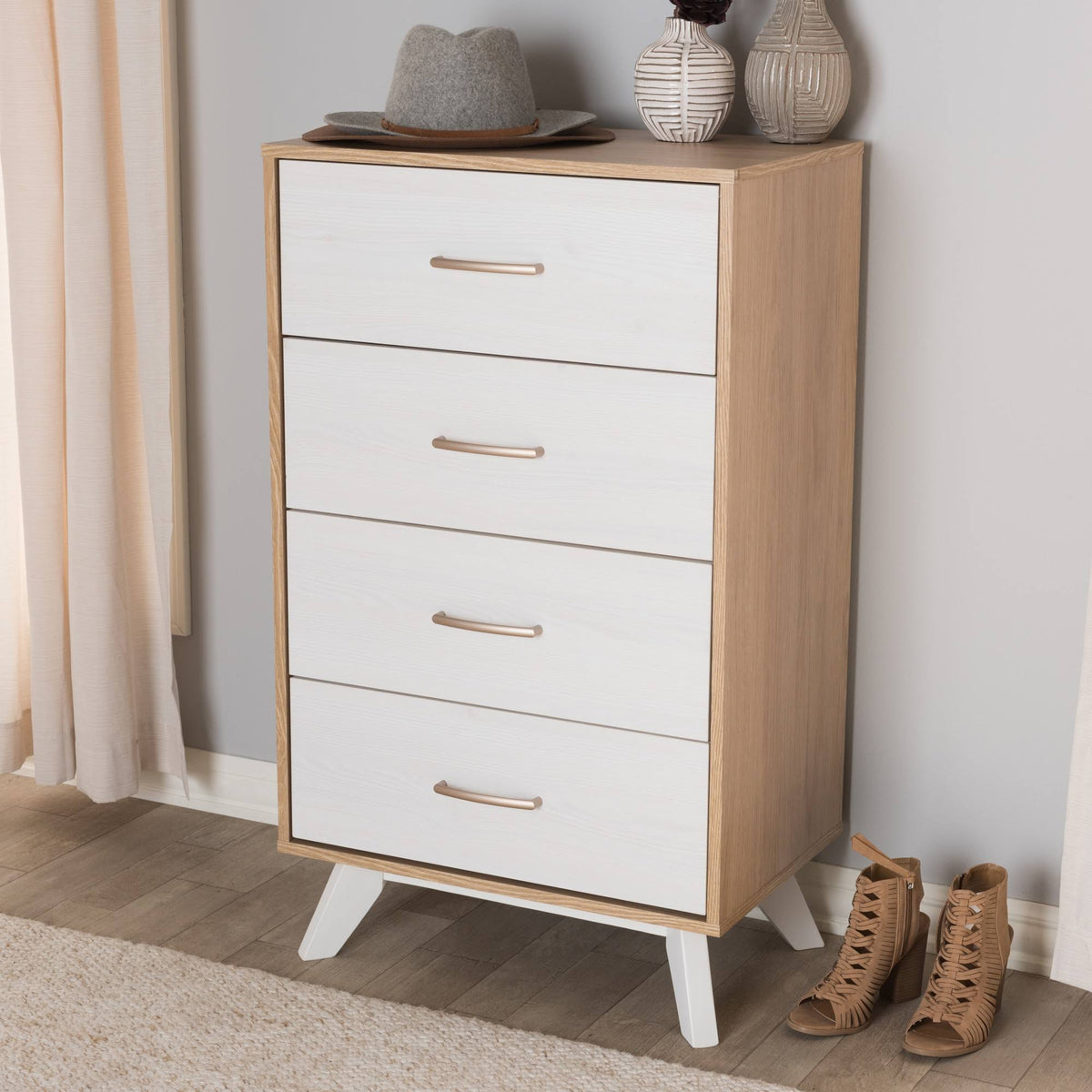Natural Oak and Whitewashed Wood 4-Drawer Chest D23313