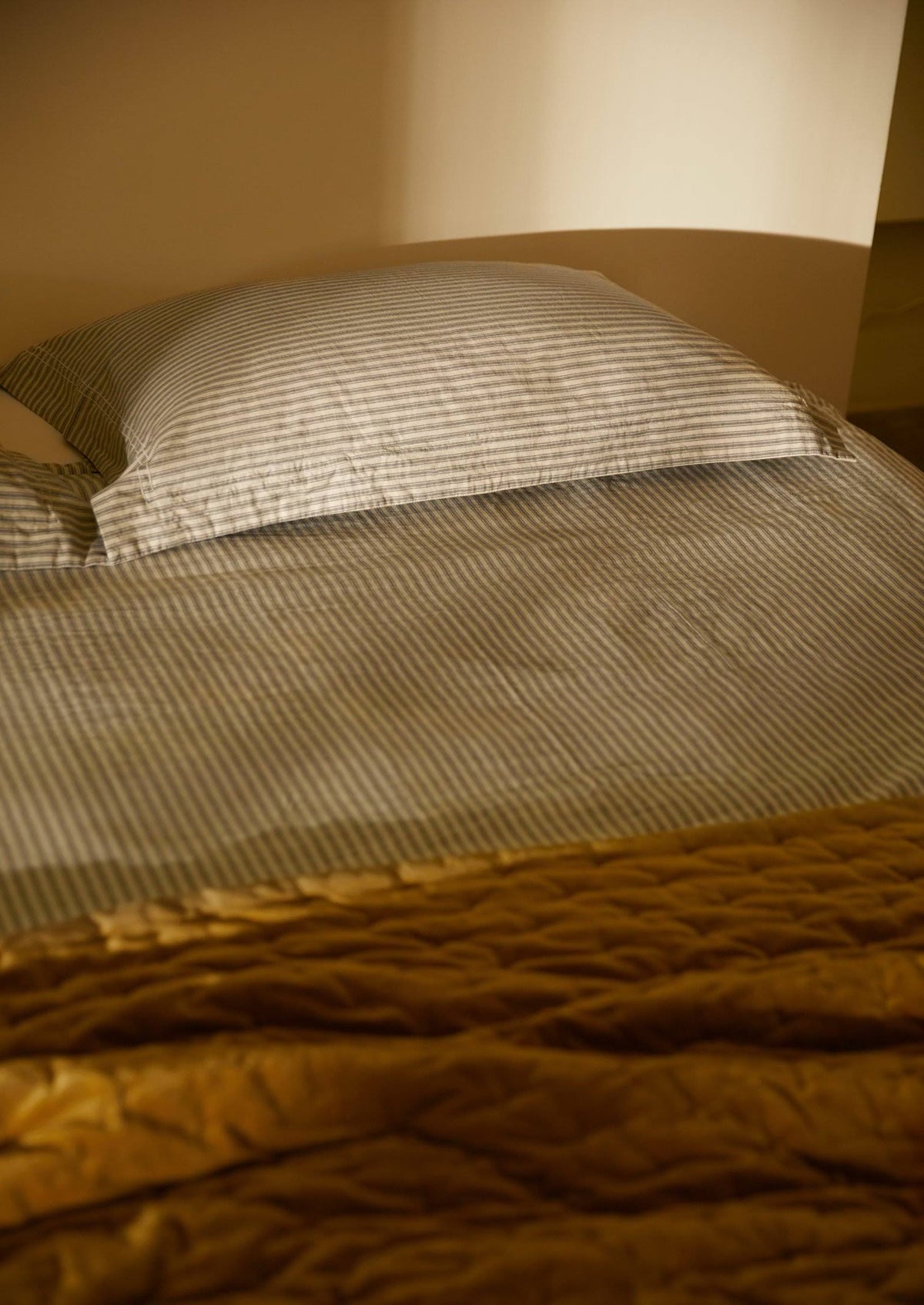 Ecru/Graphite Organic Cotton Stripe Duvet Cover N824